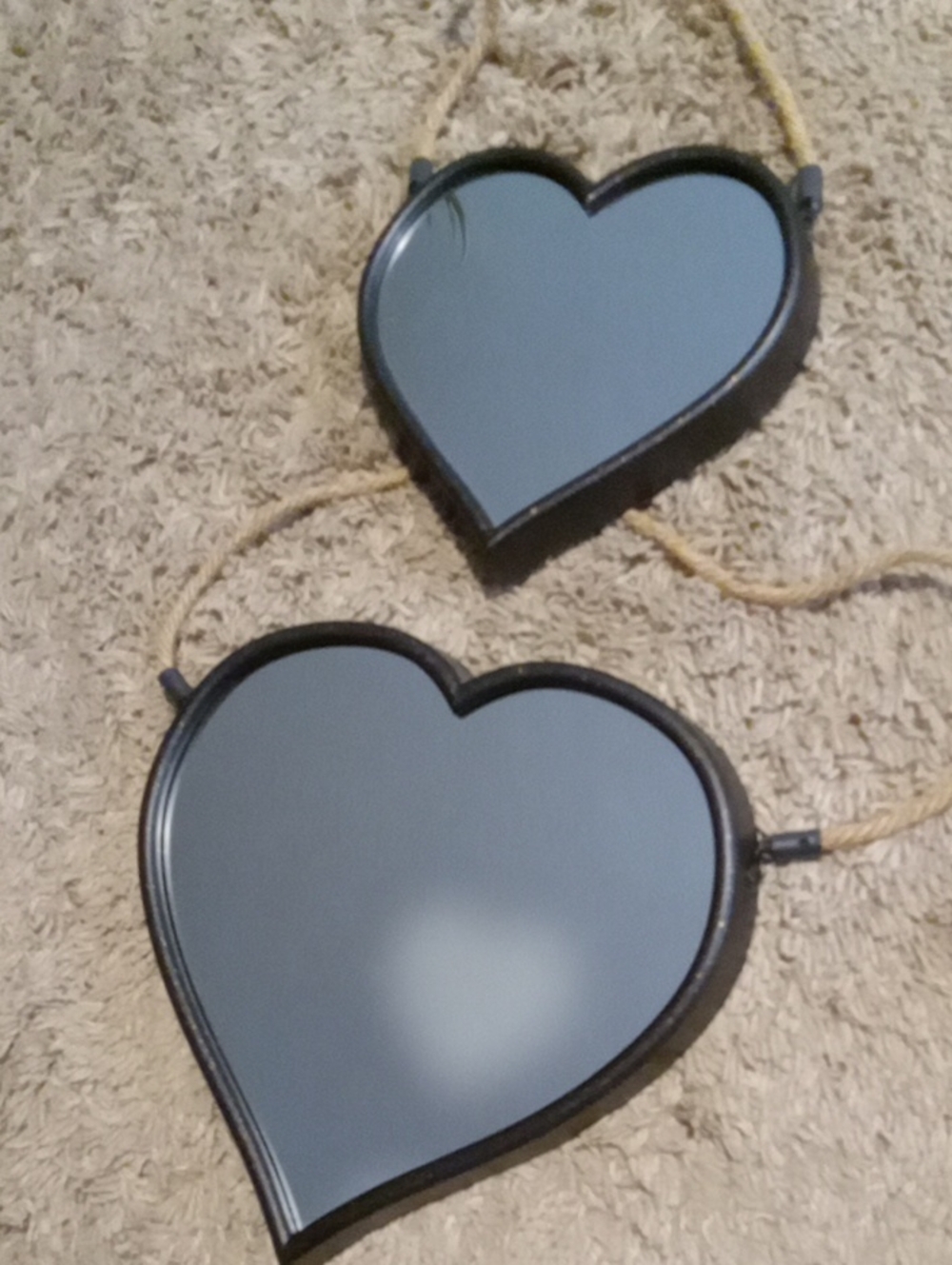 Cute Heart-Shaped Hanging Mirror Wall Decor in Black - Set of 2